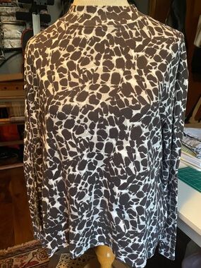 Studio Works Giraffe Print Mock Turtleneck GUC